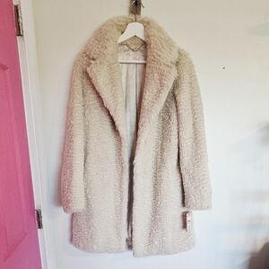 New Eliza J Lush faux fur coat Size M